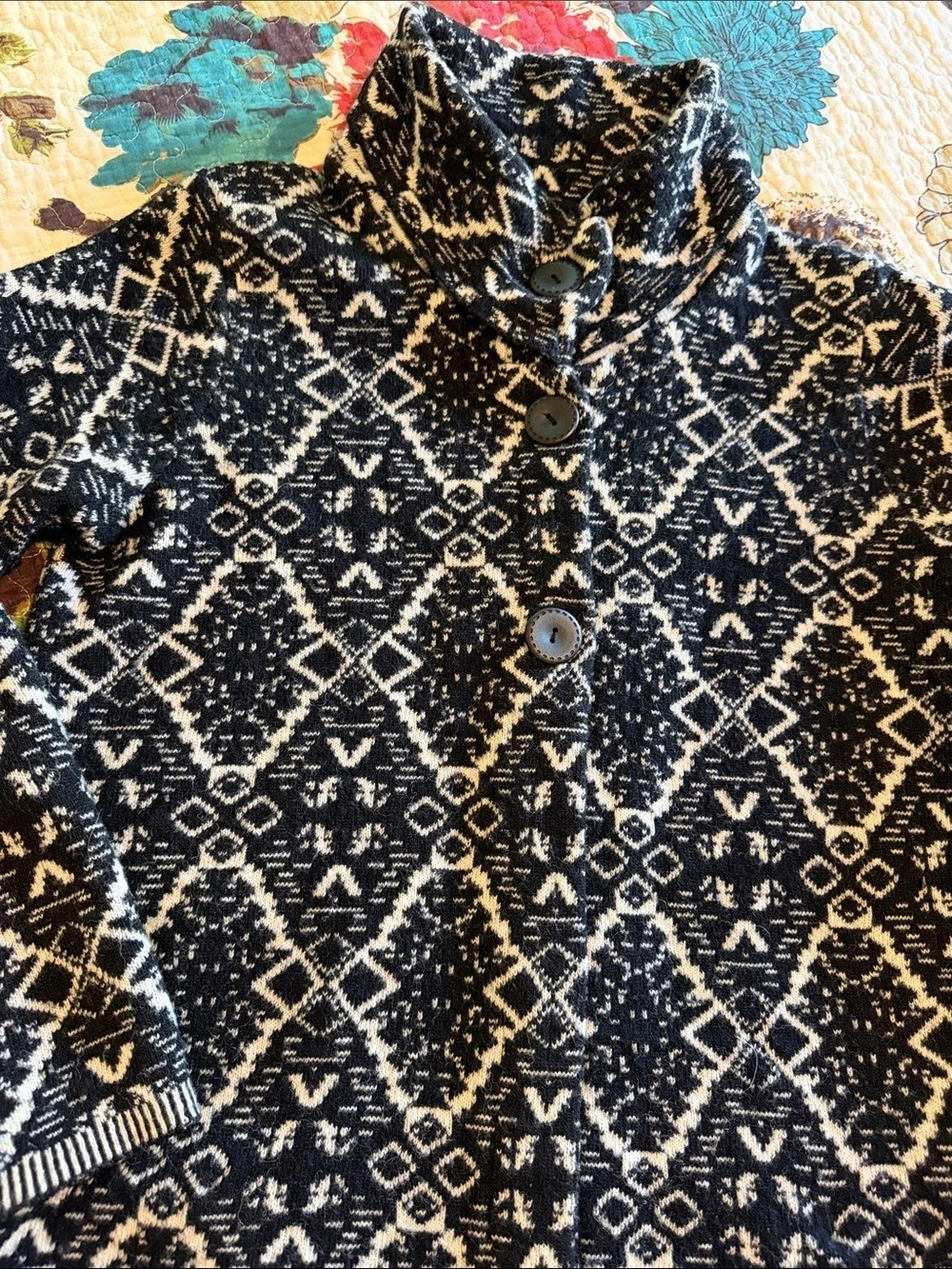 An Italian A. IDA Geometric Wool Knit Sweater Size Small